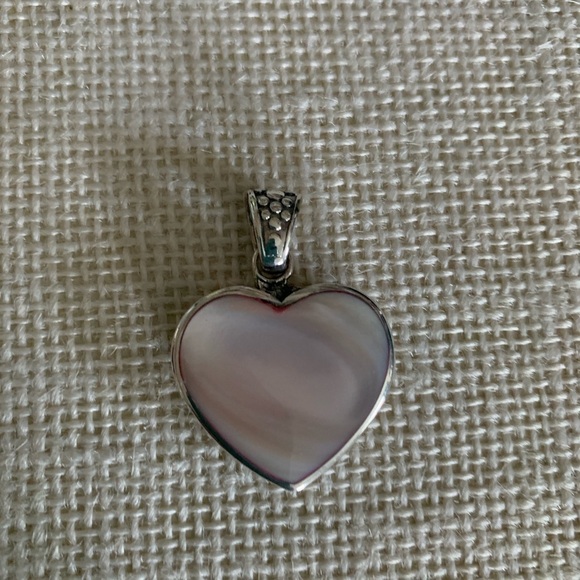 Premier Designs Jewelry reversible Heart Pendant white/pink mother of pearl - Picture 2 of 4